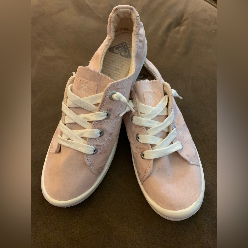 Cute pink casual sneakers - size 8.5 - never worn!